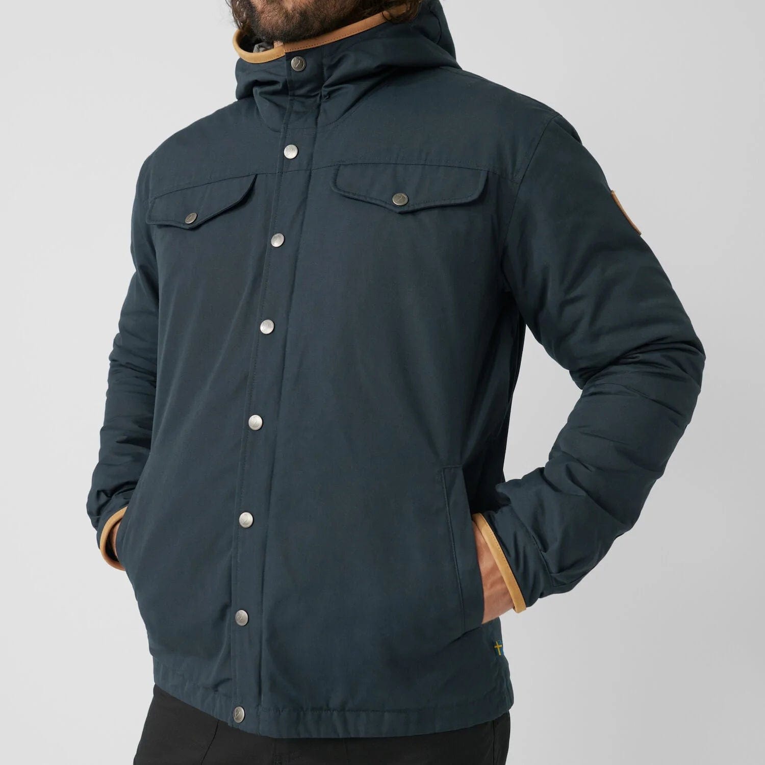 Down jacket without collar clearance